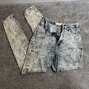 Aphrodite bleached distressed jeans